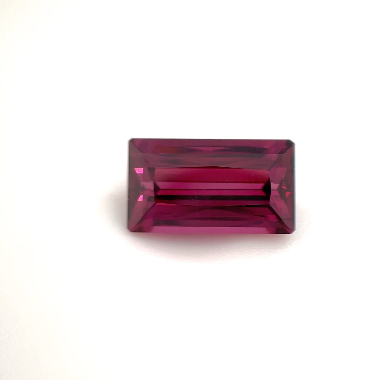 PG-148-207 Rhodolite Garnet 6.3 x 11.1 MM Emerald 3.28cts