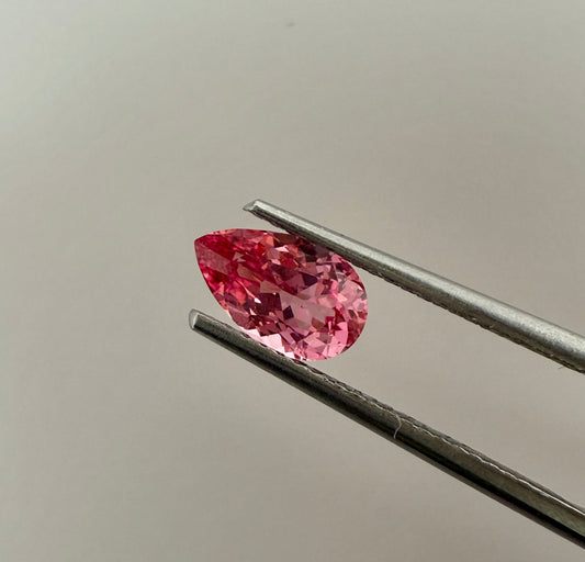 PG-152-44 Mahenge Spinel 4.9 x 8 MM Pear 1.0cts