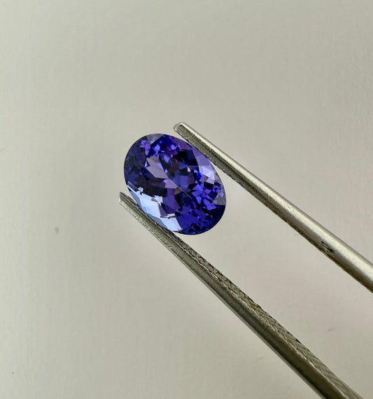 PG-AM7-9-1 Tanzanite 5.5 x 7.8 MM Oval 1.3cts