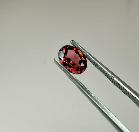 PG-E-37-MJ Tourmaline 5.5 x 7.5 MM Oval 1.02cts