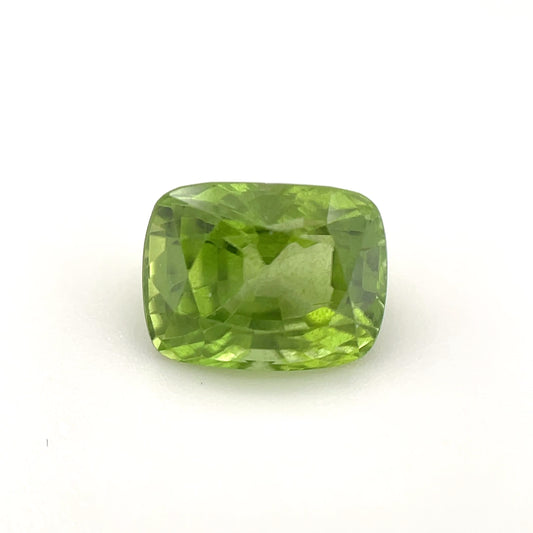 PG-LG3-14-VJ Burmese Peridot 7.4 x 9.6 MM Cushion 3.66cts