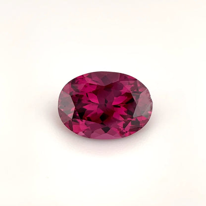 PG-101-54-MW Rhodolite Garnet 6.9 x 9.5 MM Oval
