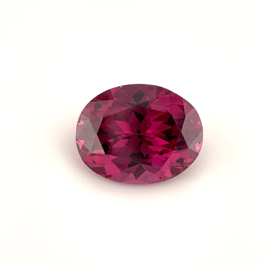 PG-101-55-MW Rhodolite Garnet 7.1 x 9.0 MM Oval