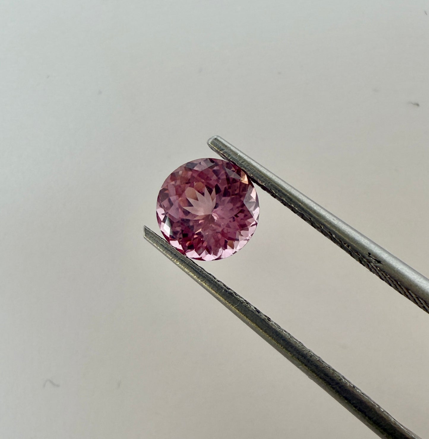 PG-106-16 Spinel 6.3 MM Round 1.17cts