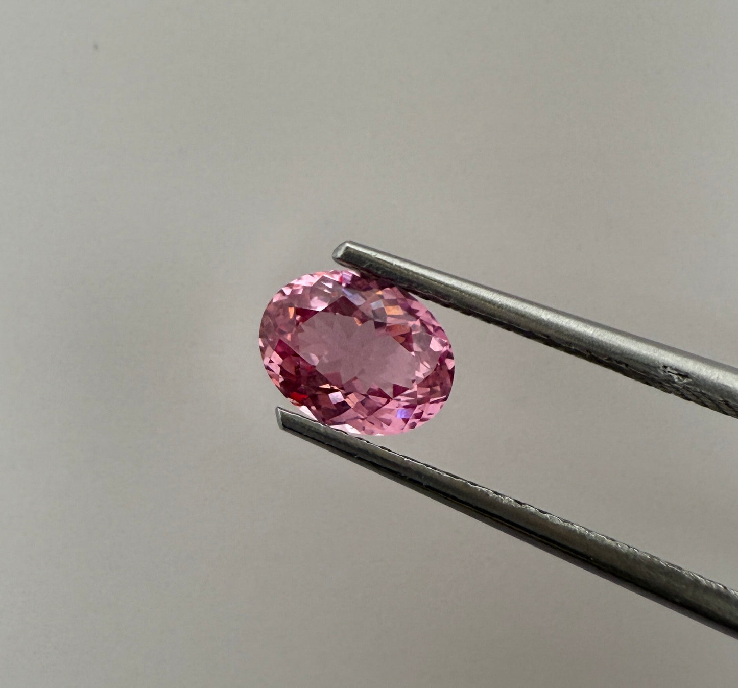 PG-107-7-3 Mahenge Spinel 5.4 x 7.0 MM Oval 1.03cts