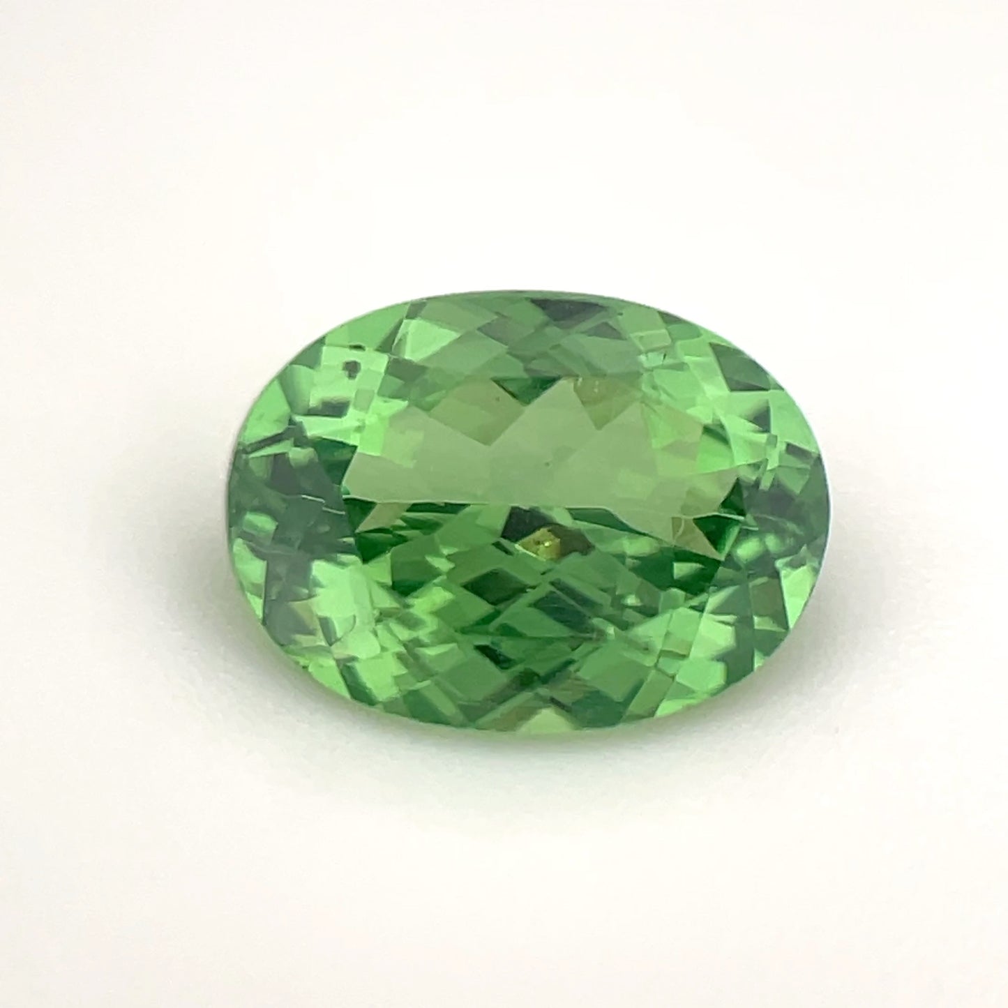 PG-12-10-16 Tsavorite 6.2 x 8.4 MM Oval