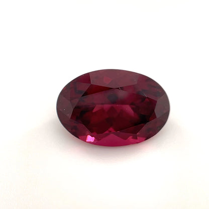 PG-121-247 Rhodolite Garnet 7.6 x 11.0 MM Oval 3.91cts