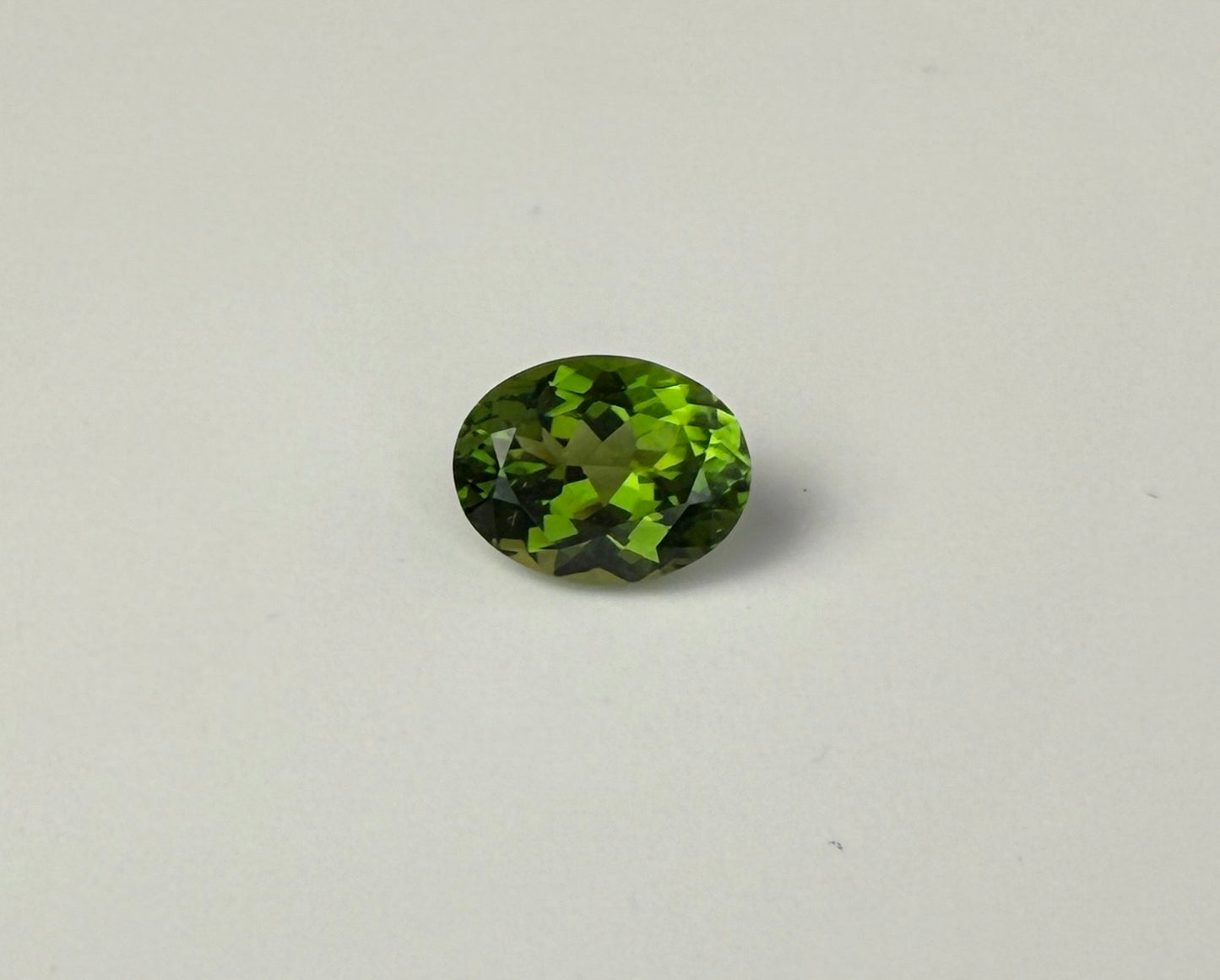 PG-124-8-MS Chrome Tourmaline 6.3 x 8.2 MM Oval 1.25cts