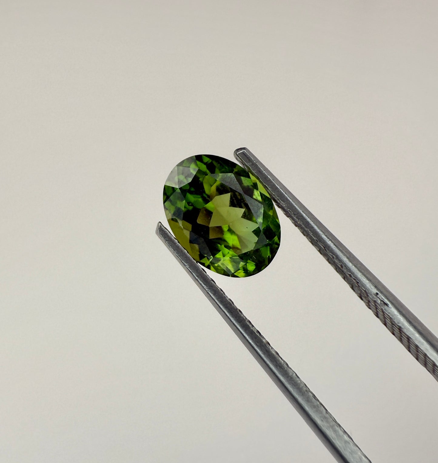 PG-124-8-MS Chrome Tourmaline 6.3 x 8.2 MM Oval 1.25cts