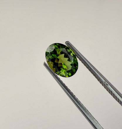 PG-124-8-MS Chrome Tourmaline 6.3 x 8.2 MM Oval 1.25cts