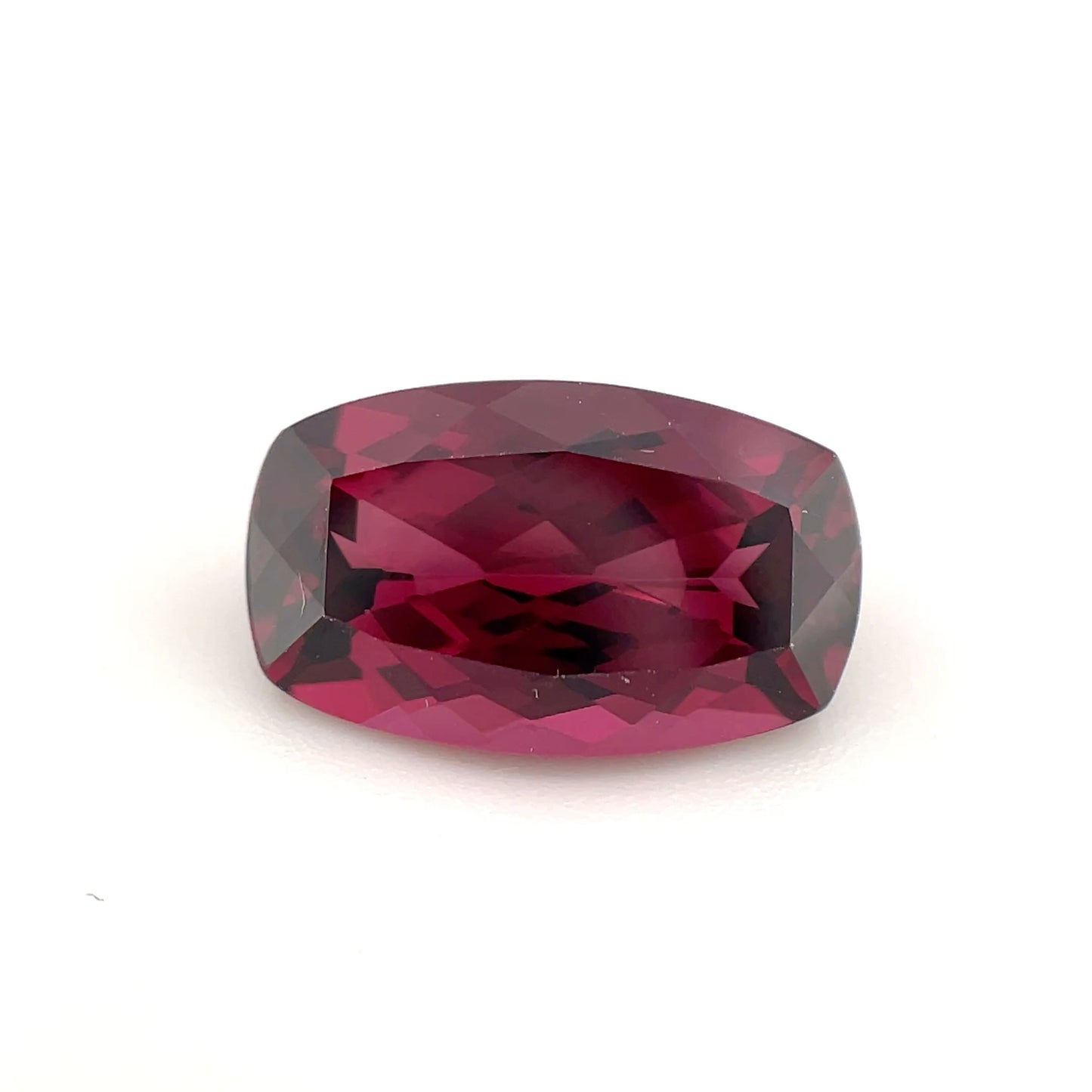 PG-179-68-MW Rhodolite Garnet 7.5 x 12.4 MM Cushion