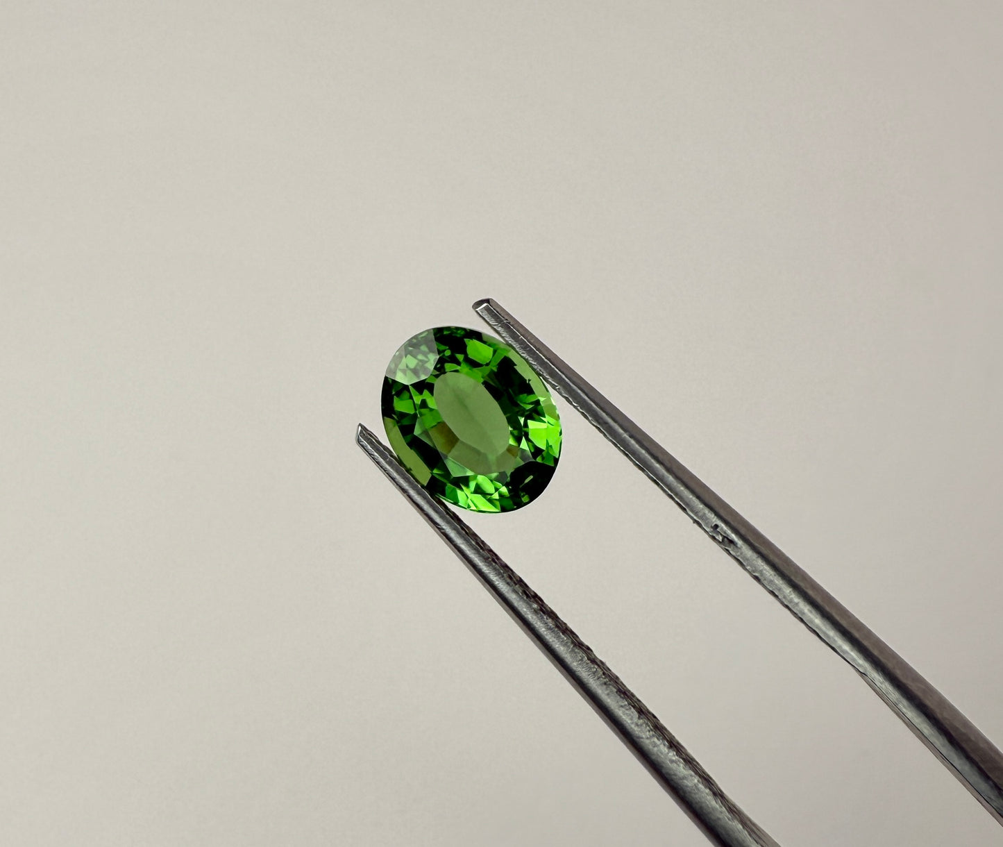 PG-190-20-MN-1 Chrome Tourmaline 6.1 x 7.6 MM Oval 1.41cts