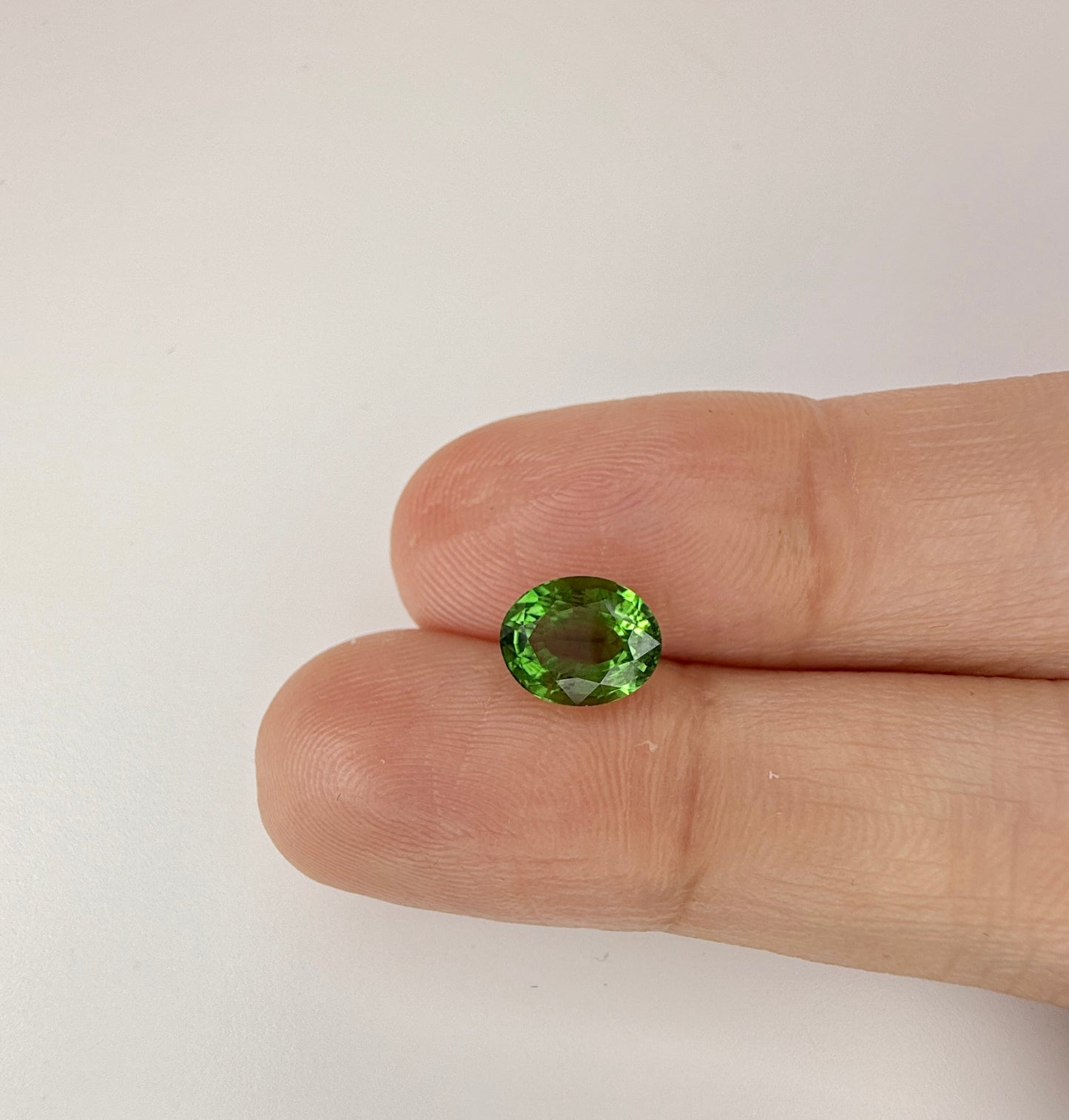 PG-190-20-MN-1 Chrome Tourmaline 6.1 x 7.6 MM Oval 1.41cts