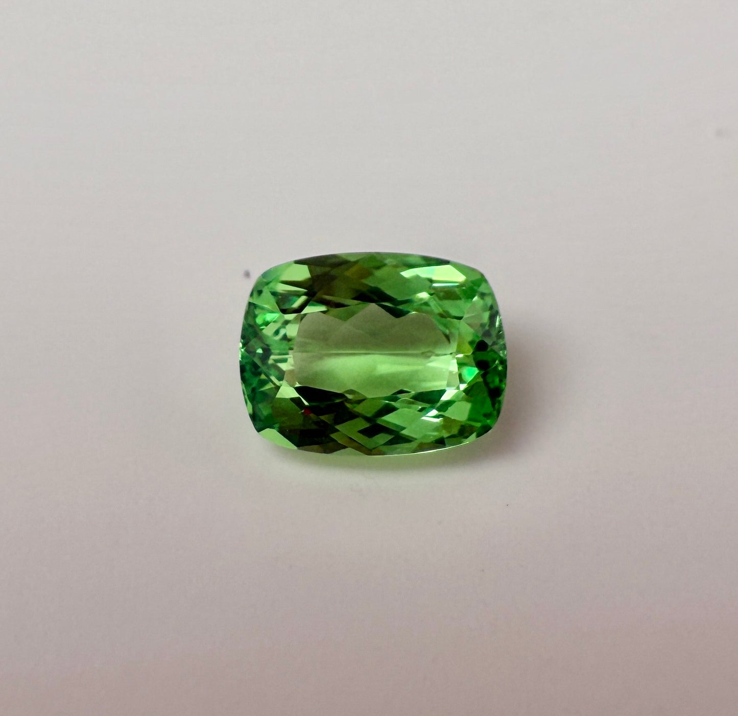 PG-190-8-1 Tsavorite 5.6 x 7.5 MM Cushion 1.27cts