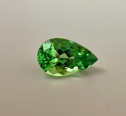PG-200-5-2 Tsavorite 4.9 x 7.8 MM Pear 1.04cts