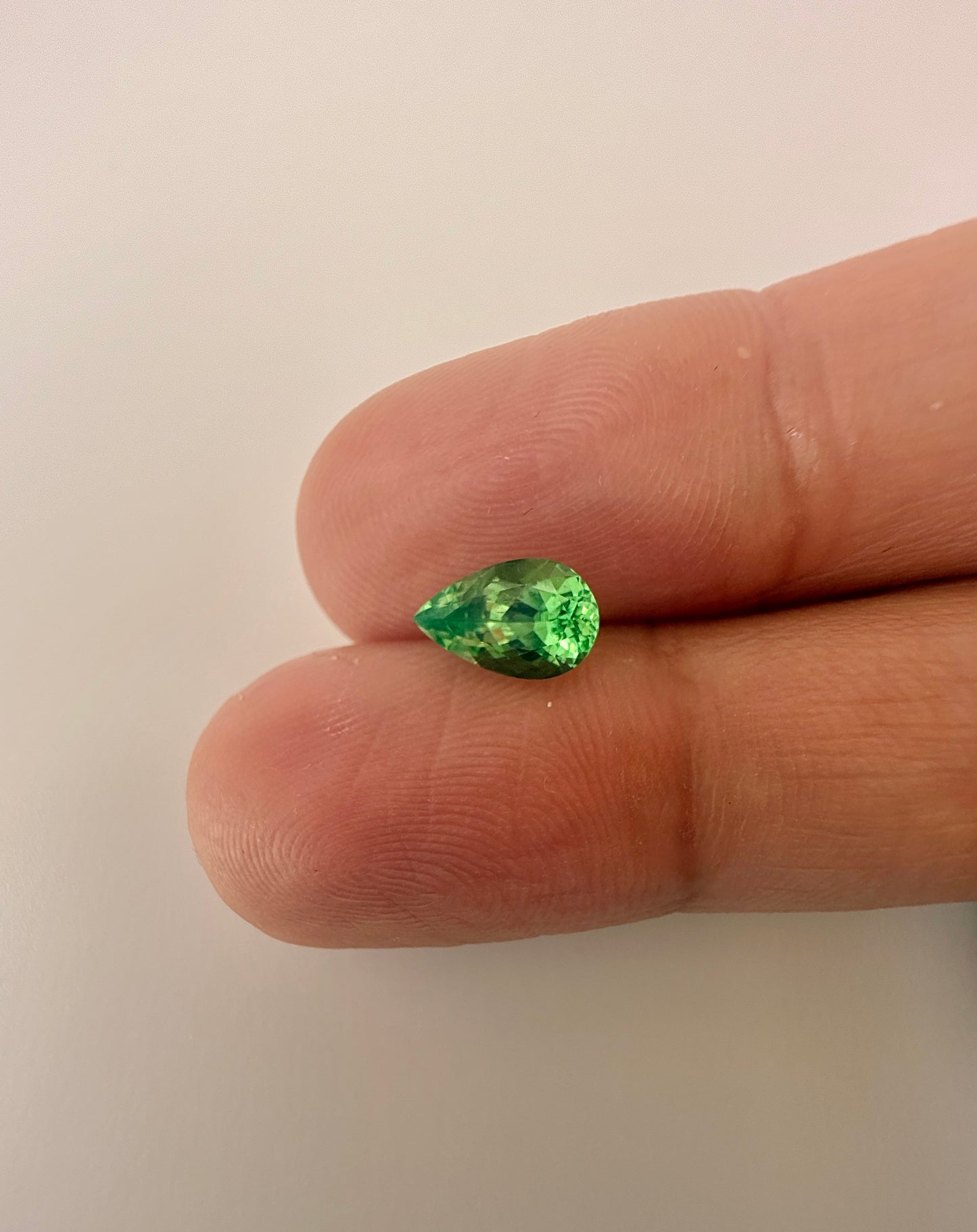 PG-200-5-2 Tsavorite 4.9 x 7.8 MM Pear 1.04cts