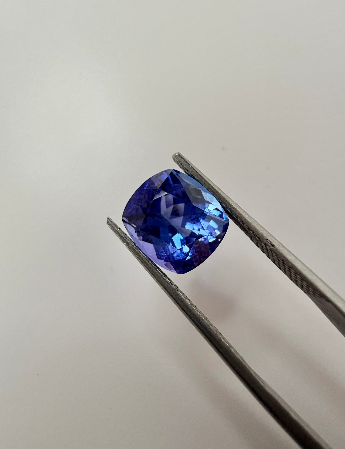 PG-243-127-1 Tanzanite 8.8 x 9.7 MM Cushion 4.71cts