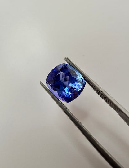 PG-243-127-1 Tanzanite 8.8 x 9.7 MM Cushion 4.71cts