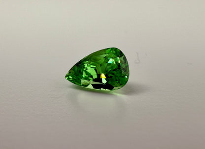 PG-254-25-4 Tsavorite 5.8 x 8.7 MM Pear 1.73cts