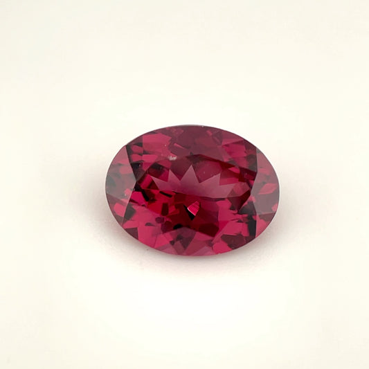 PG-28-76-OS Rhodolite Garnet 6.8 x 8.9 MM Oval