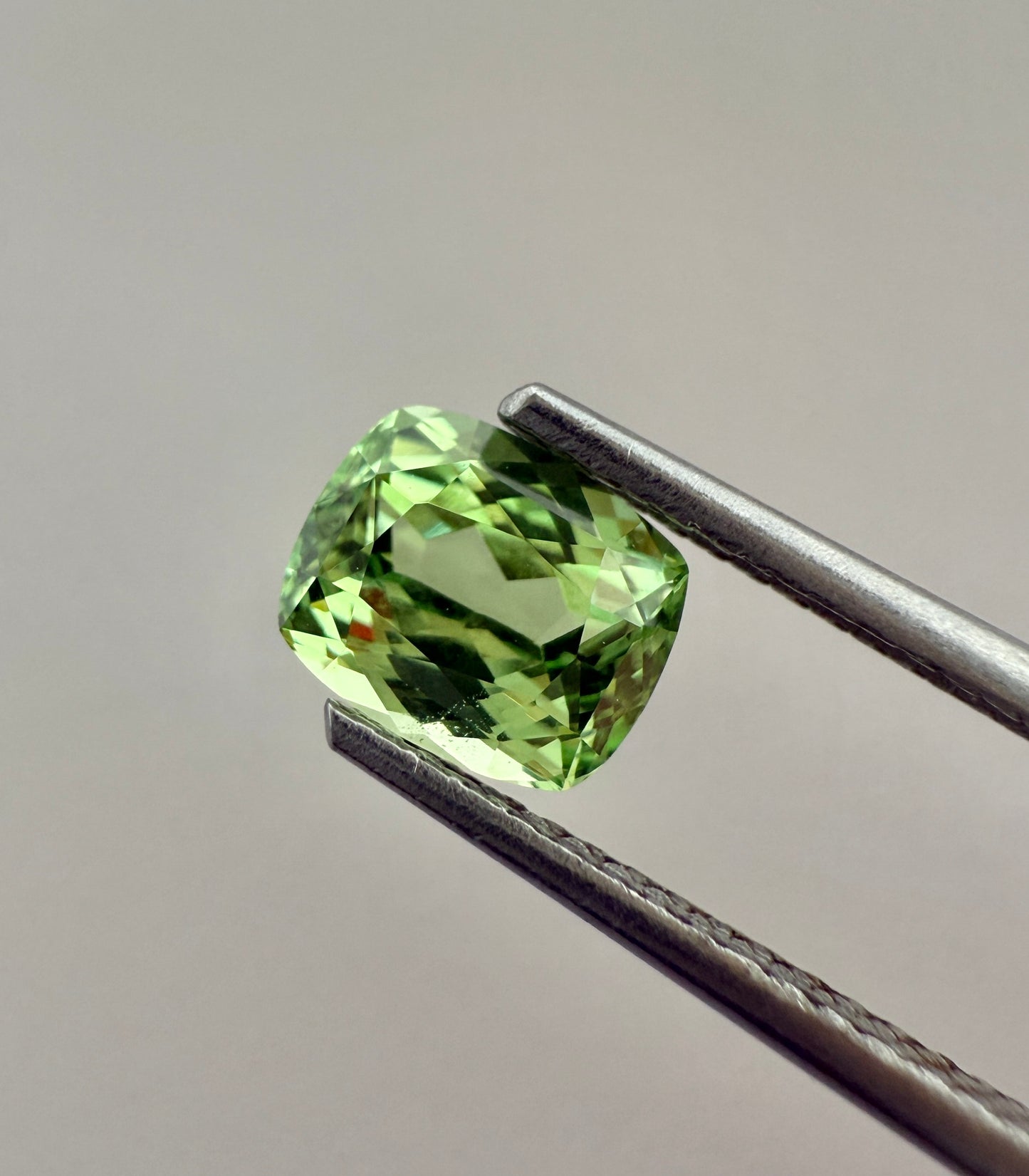 PG-294-1-3 Tsavorite 5.1 x 6.1 MM Cushion 1.01cts