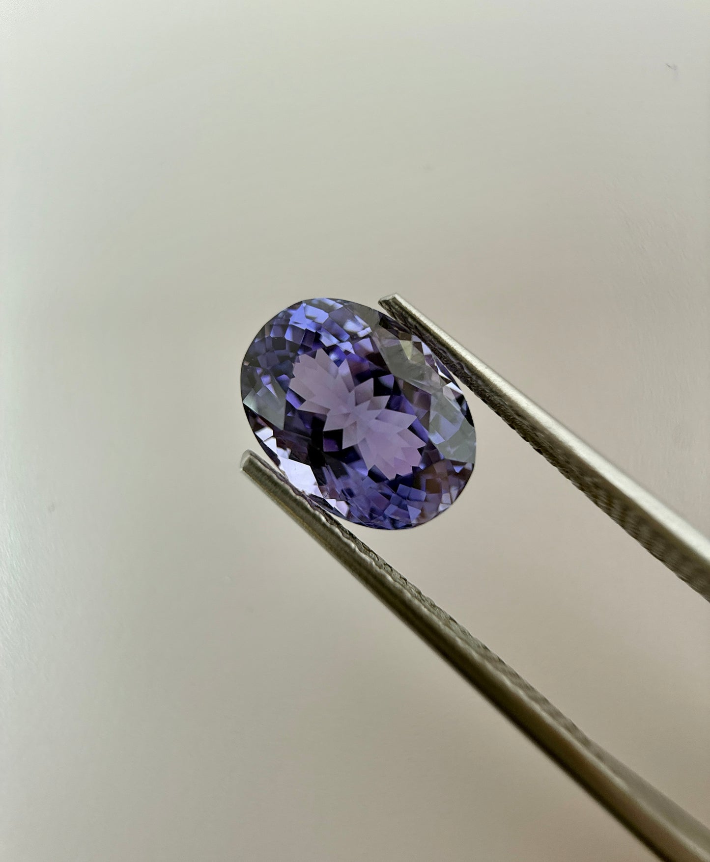 PG-30-23-8 Tanzanite 7.5 x 10.2 MM Oval 3.03cts