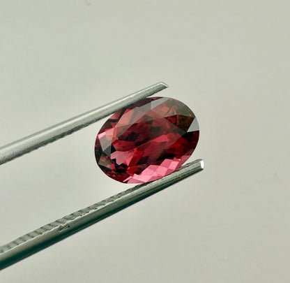 PG-301-27-1 Mahenge Spinel 6.4 x 9 MM Oval 1.92cts