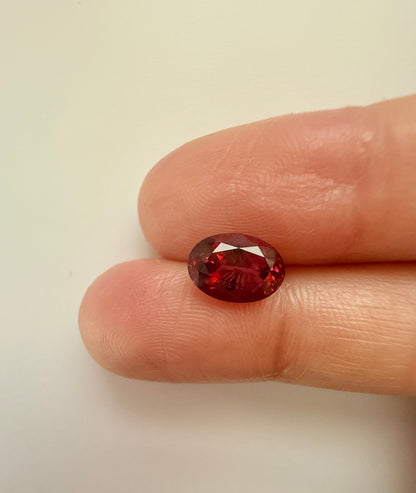 PG-301-27-1 Mahenge Spinel 6.4 x 9 MM Oval 1.92cts