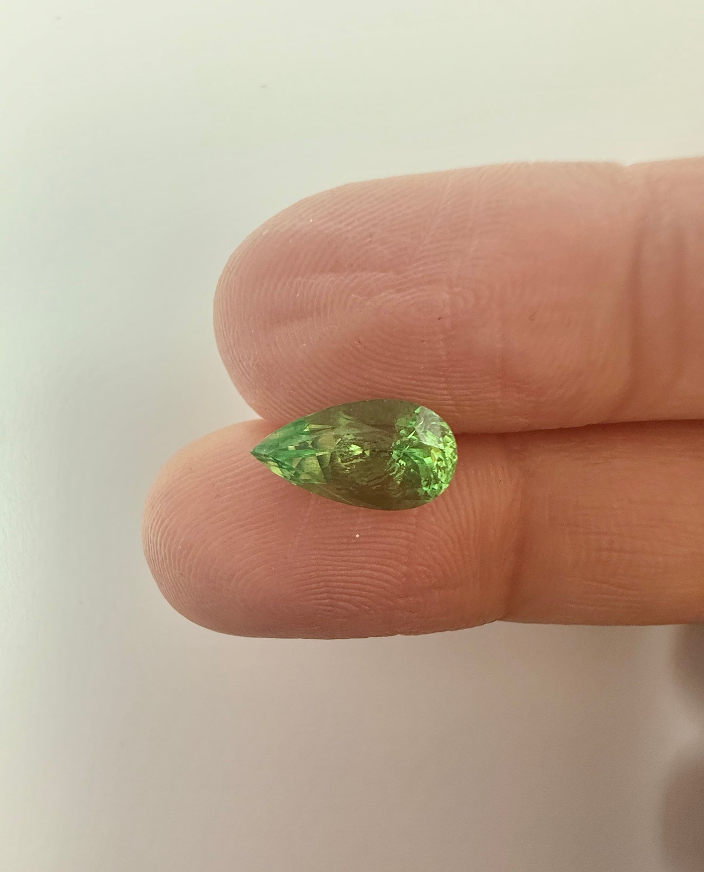 PG-302-110-1 Tsavorite 5.9 x 10.4 MM Pear 2.06cts