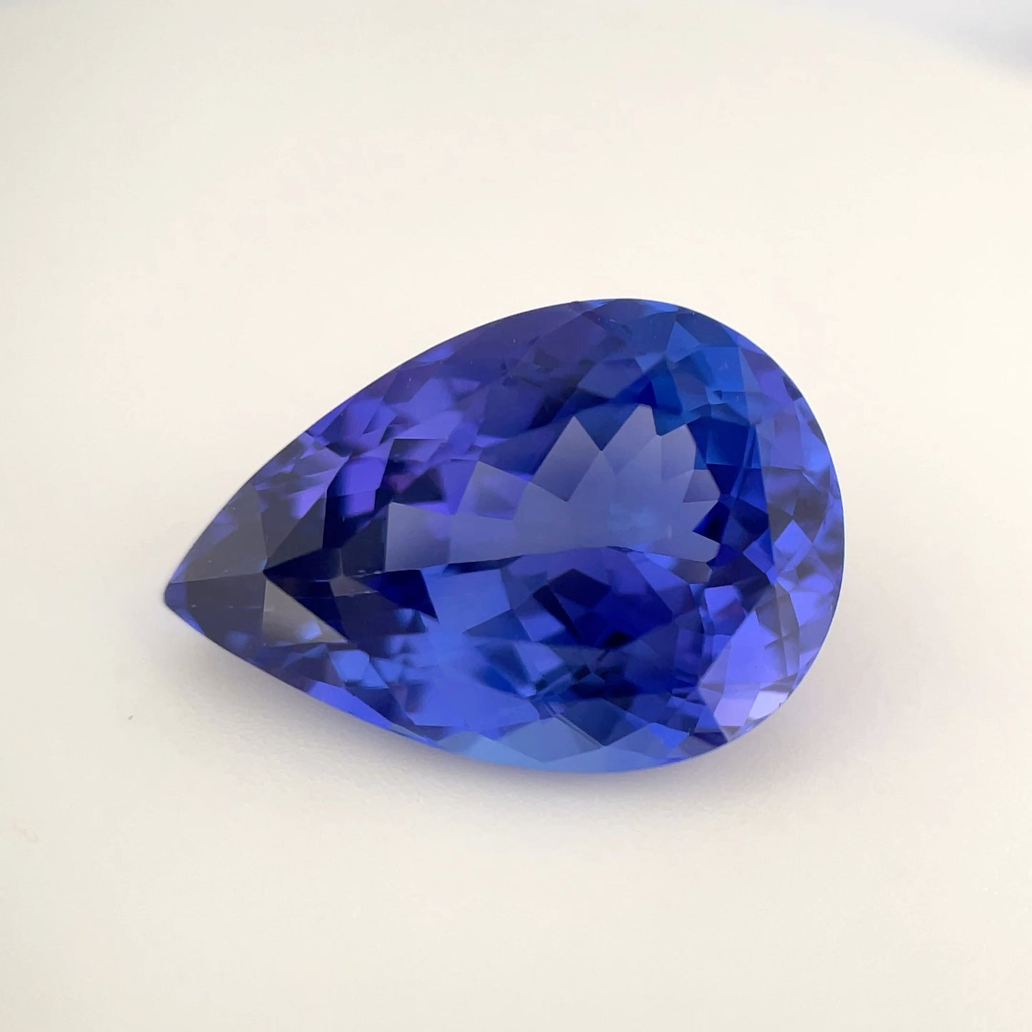PG-302-56-2 Tanzanite 11.1 x 15.9 MM Pear