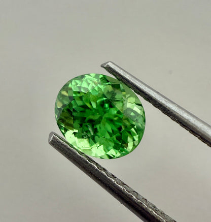 PG-302-74-1 Tsavorite 5.6 x 6.6 MM Oval 1.14cts