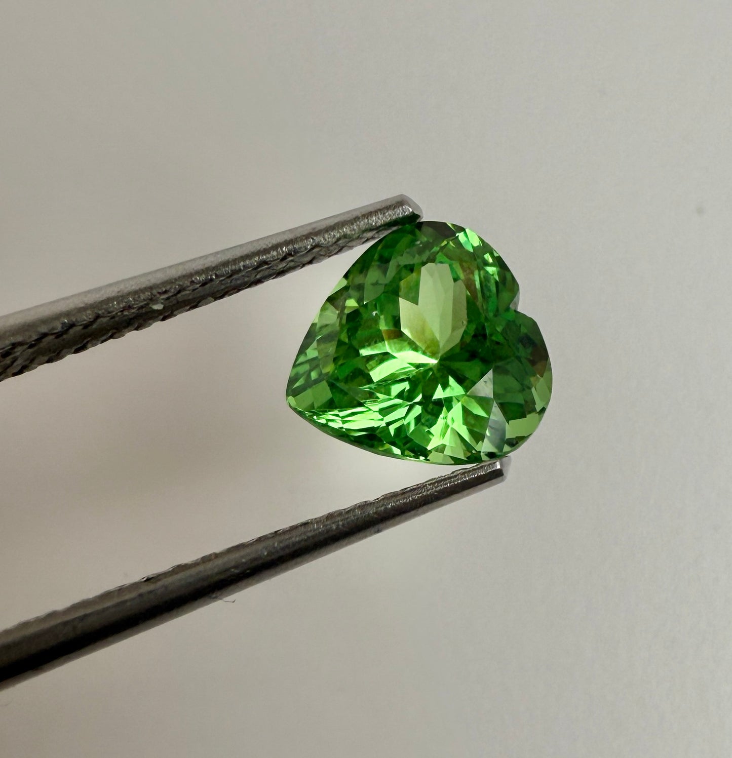 PG-302-98-1 Tsavorite 7.5 MM Heart 1.64cts