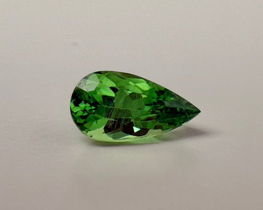 PG-310-70-1 Tsavorite 4.4 x 8.4 MM Pear 1.05cts