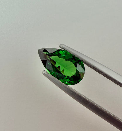 PG-311-21-1 Tsavorite 5.6 x 9.5 MM Pear 1.32cts
