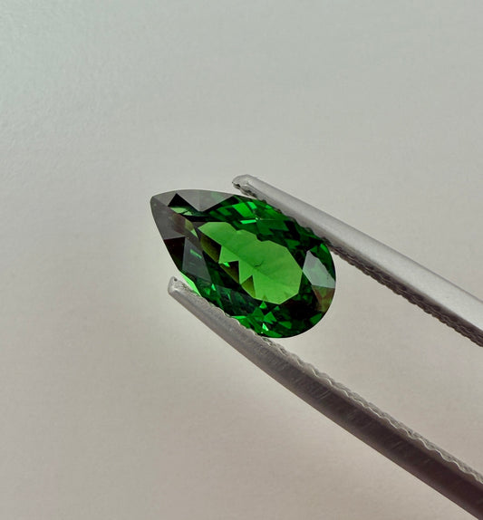 PG-311-21-1 Tsavorite 5.6 x 9.5 MM Pear 1.32cts