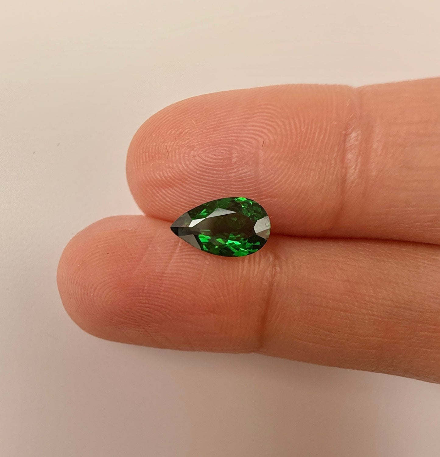 PG-311-21-1 Tsavorite 5.6 x 9.5 MM Pear 1.32cts