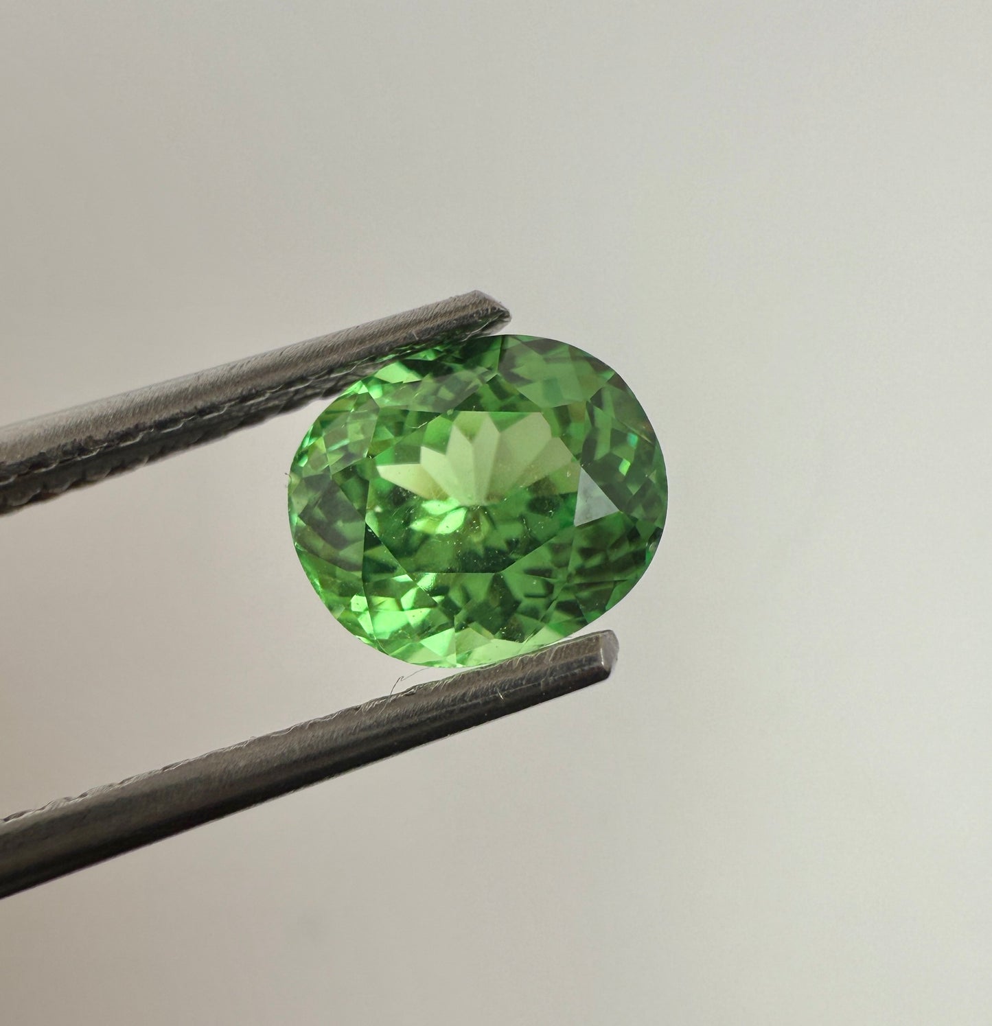 PG-311-68-1 Tsavorite 5.6 x 6.6 MM Oval 1.21cts