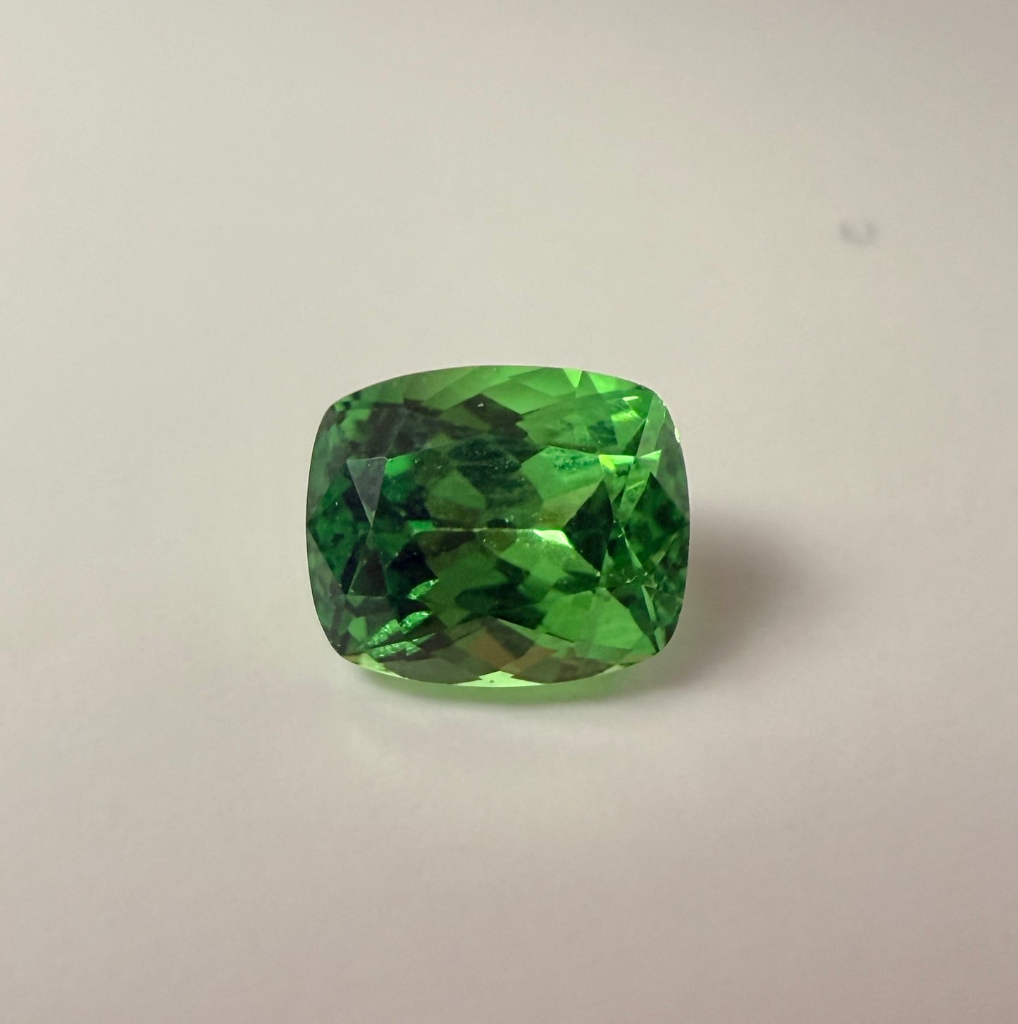 PG-312-61-1 Tsavorite 5.1 x 6.1 MM Cushion 1.06cts