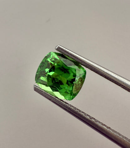 PG-312-96-1 Tsavorite 5.6 x 6.6 MM Cushion 1.34cts