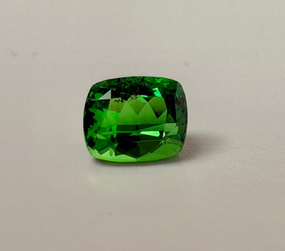 PG-313-26-1 Tsavorite 6.2 x 7.3 MM Cushion 2.02cts