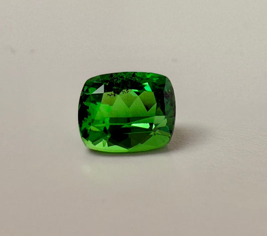 PG-313-26-1 Tsavorite 6.2 x 7.3 MM Cushion 2.02cts