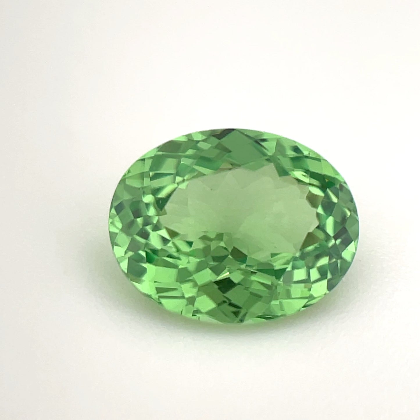 PG-32-8-1 Tsavorite 7.1 x 8.9 MM Oval