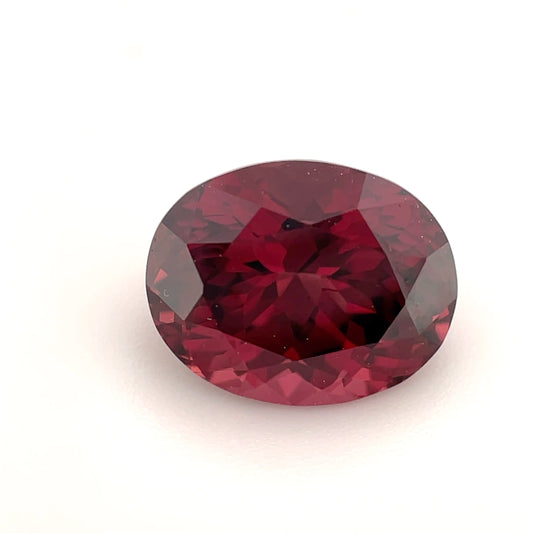 PG-33-30-12 Rhodolite Garnet 7.6 x9.5 MM Oval
