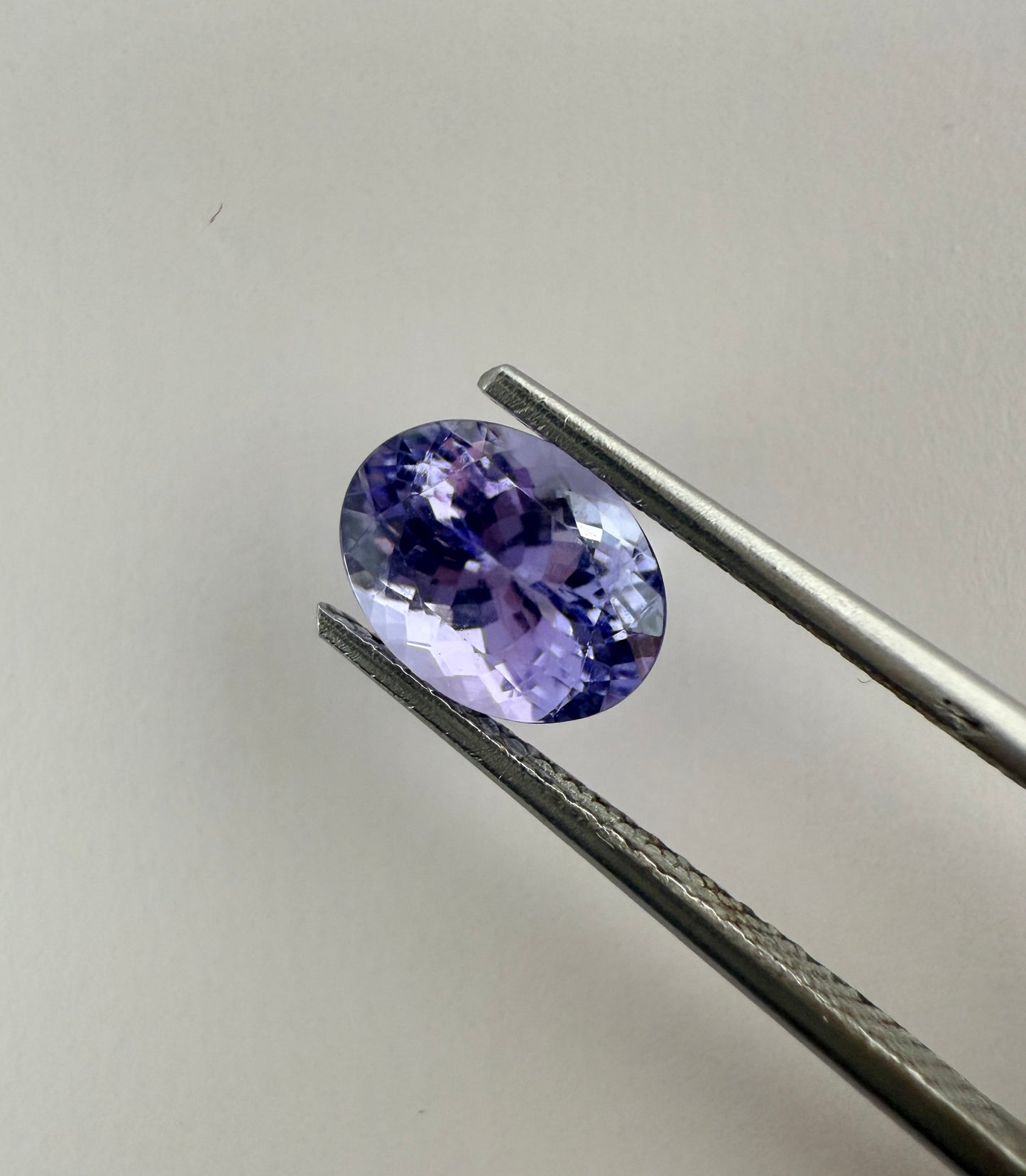 PG-33-84-19 Tanzanite 6 x 8 MM Oval 1.53cts