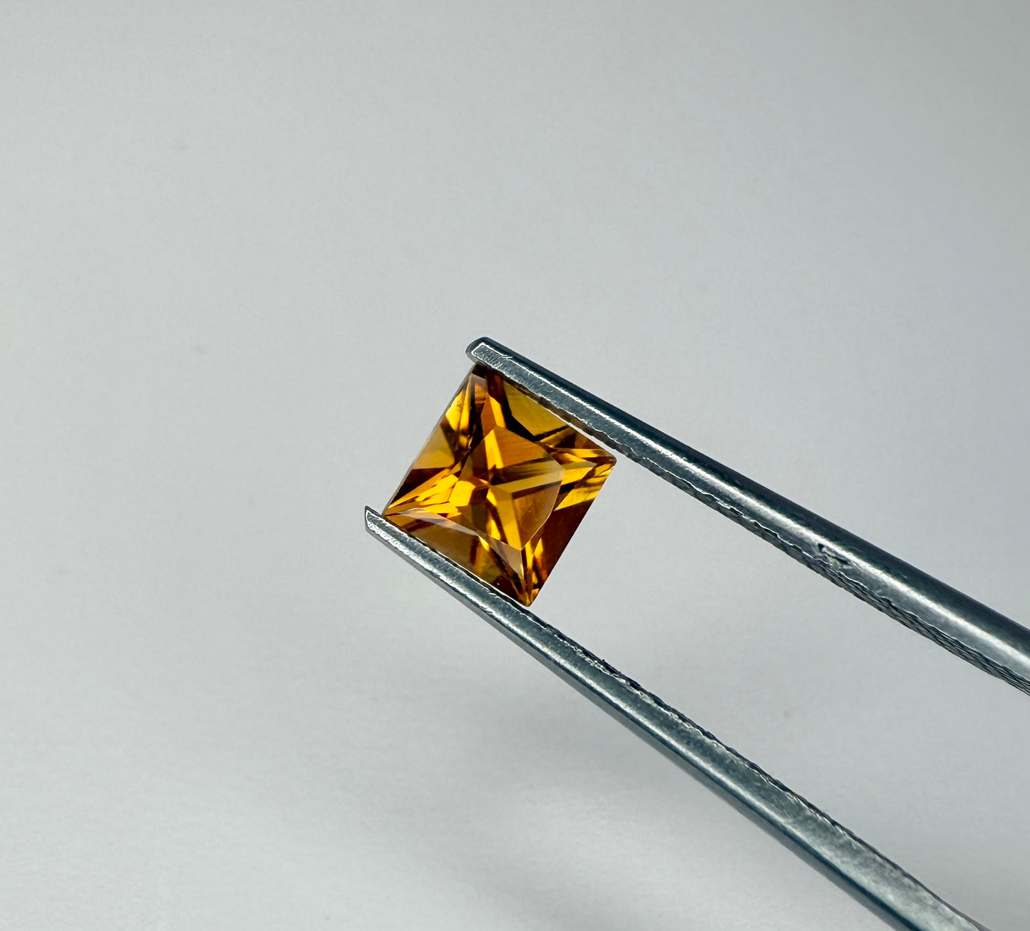 PG-39-16-OS Tourmaline 5.5 MM Square 0.86cts