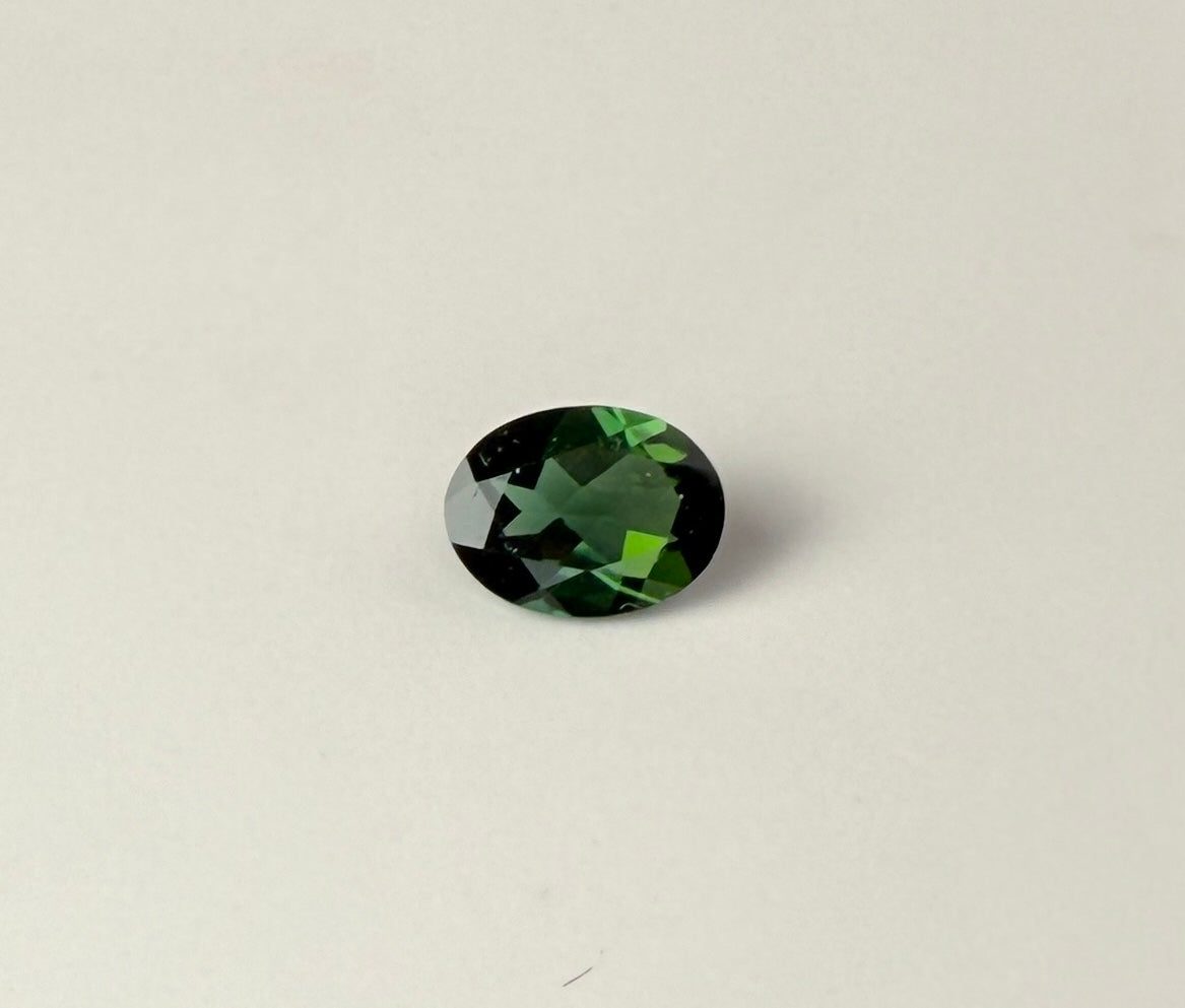 PG-68-14-MW Tourmaline 6.4 x 8.4 MM Oval 1.31cts