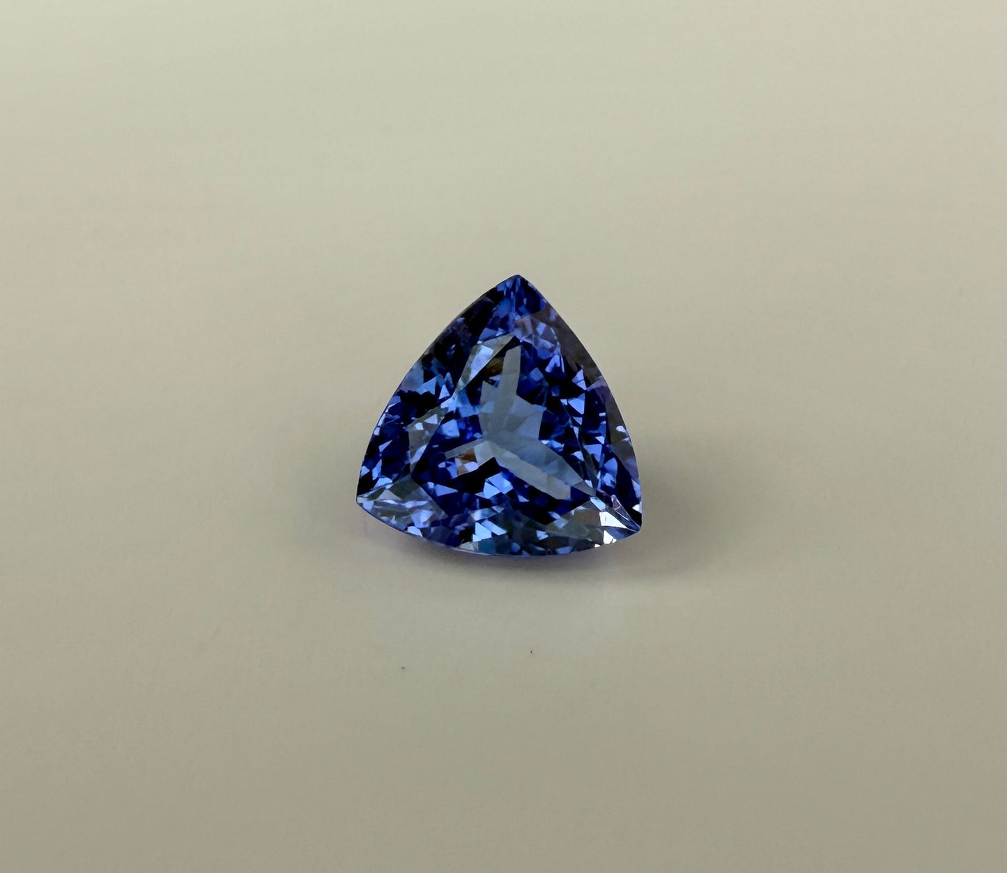 PG-86-204 Tanzanite 9 MM Trilliant 2.88cts