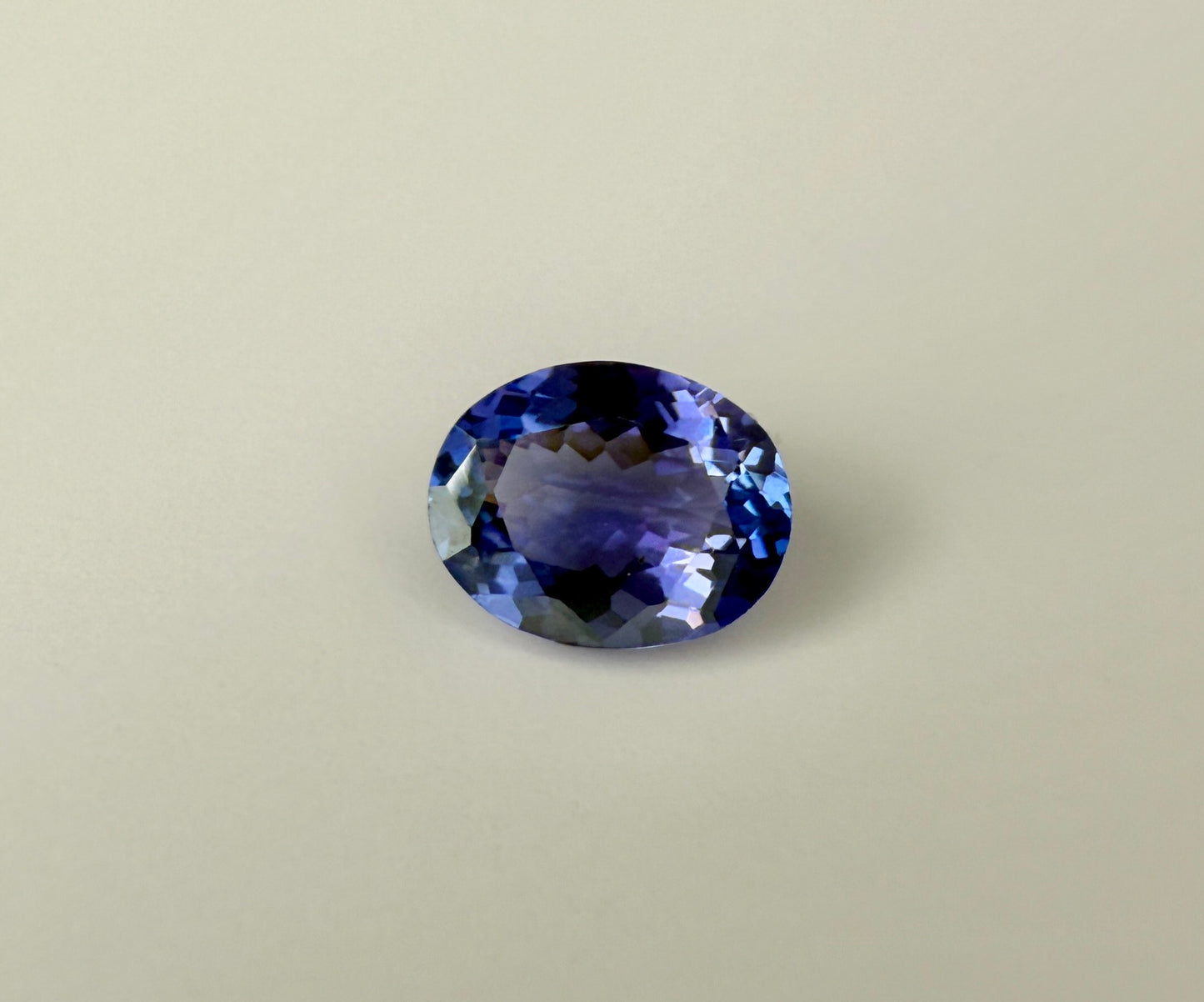 PG-86-55-2 Tanzanite 7.2 x 9.6 MM Oval 2.0cts