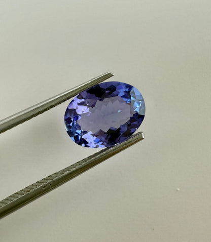 PG-86-55-2 Tanzanite 7.2 x 9.6 MM Oval 2.0cts