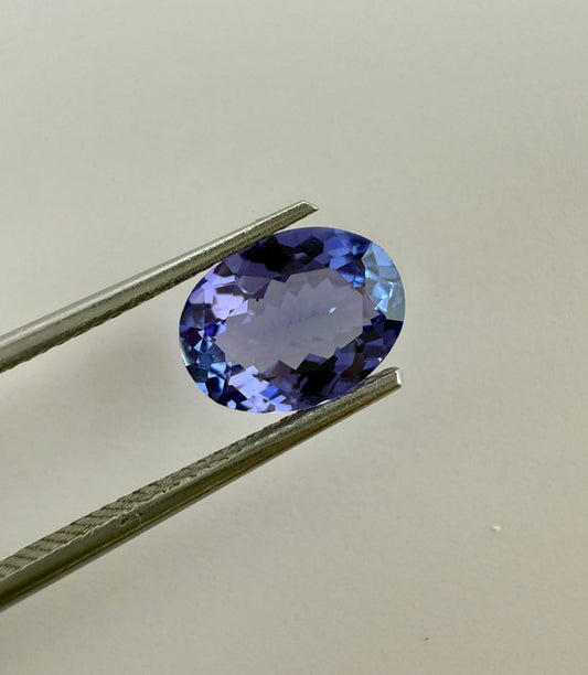 PG-86-55-2 Tanzanite 7.2 x 9.6 MM Oval 2.0cts